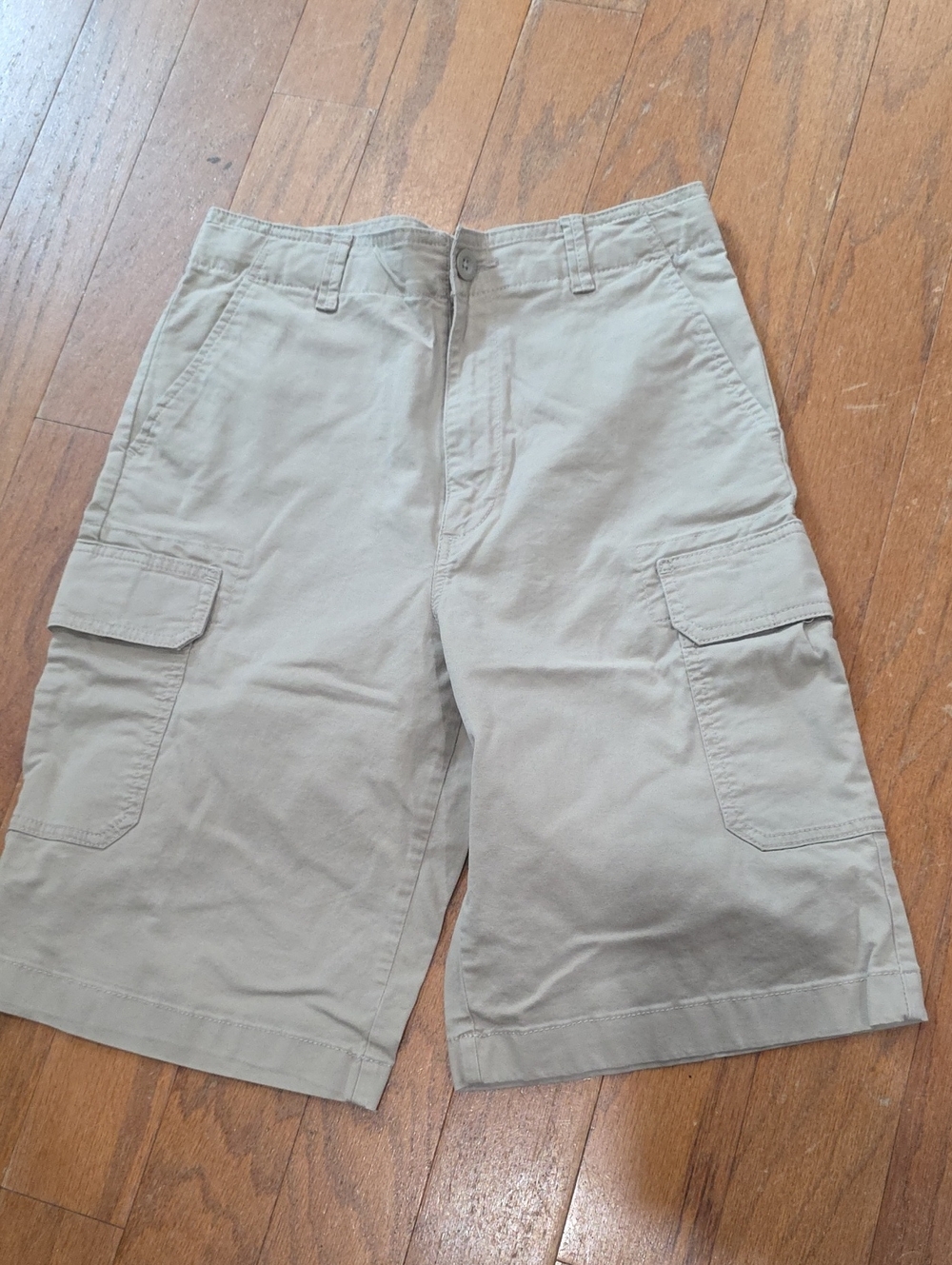 First‎ Wave Cargo Shorts in Light Khaki